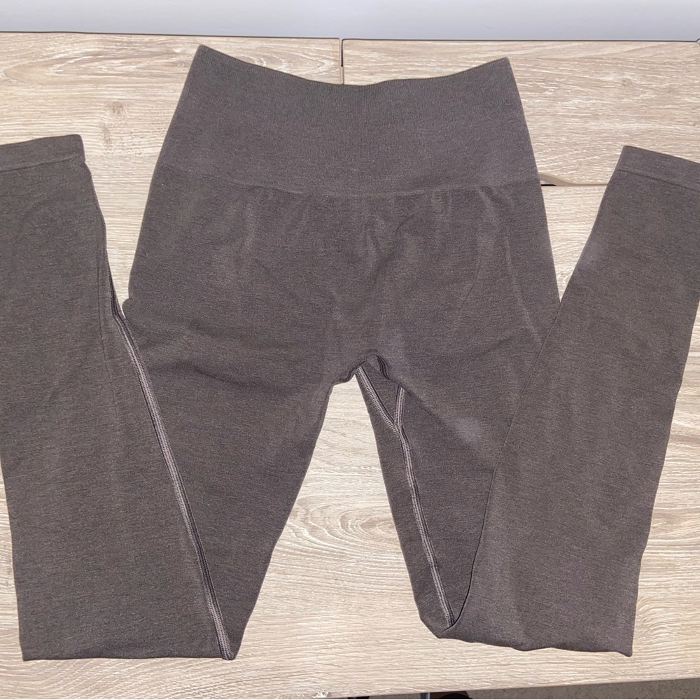 Alphalete Amplify Leggings - S in Mocha